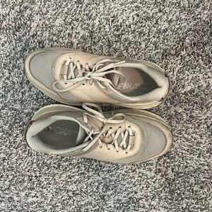 Hoka Taupe Bondi 8 Shoes